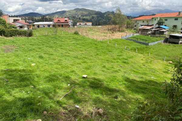 SE VENDE TERRENO AMPLIO EN LA PARROQUIA EL VALLE, CUENCA