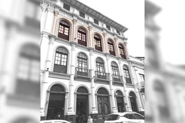 OFICINAS EN RENTA EN EL CENTRO HISTORICO EN CUENCA