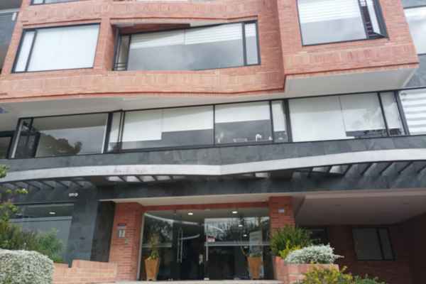EXCLUSIVO Y AMPLIO  DEPARTAMENTO EN VENTA EN CUENCA