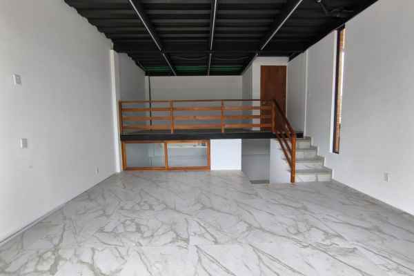 LOCAL COMERCIAL ESPACIOSO UBICADO EN CENTRO DE TARQUI