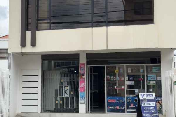 SE RENTA LOCAL COMERCIAL EN RICAURTE IDEAL PARA NEGOCIOS