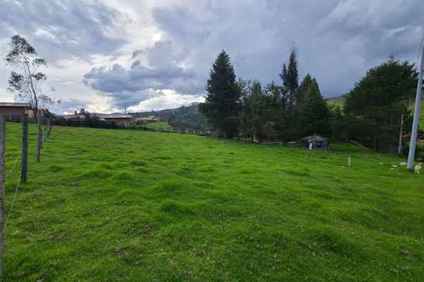 EN VENTA HERMOSO TERRENO EN TARQUI EN ZONA PRIVILEGIADA.