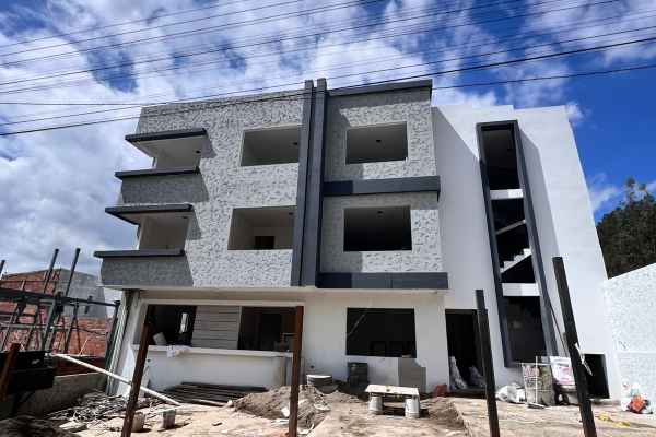 DEPARTAMENTO EN VENTA DE 3 DORMITORIOS, BUENOS ACABADOS.