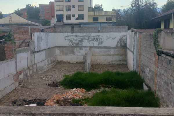 SE VENDE TERRENO UBICADO UNA ZONA COMERCIAL PREMIUM DE CUENC