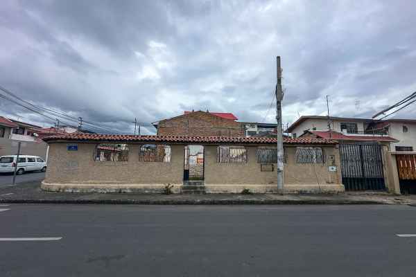 SE VENDE TERRENO 300M EN TOTORACOCHA SECTOR DE ALTA PLUSVALI
