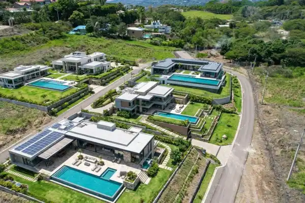 LOTES DE VENTA EN SECTOR DE CATAVIÑA DENTRO DE URBANIZACIÓN