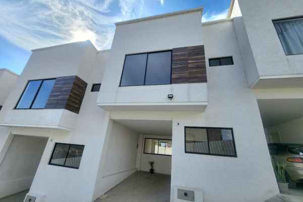 CASA MODERNA EN VENTA EN MISICATA CON ESPACIOS AMPLIOS