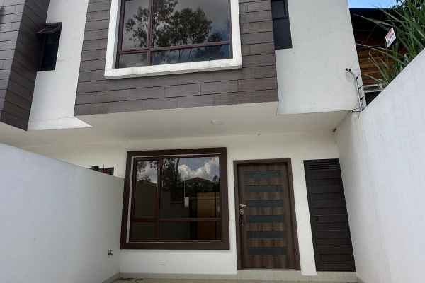 SE VENDE HERMOSA PROPIEDAD EN EL SECTOR DE BALZAY CUENCA