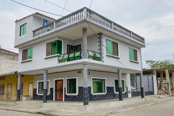 CASA RENTERA DE DOS APARTAMENTOS DE VENTA EN LA TRONCAL